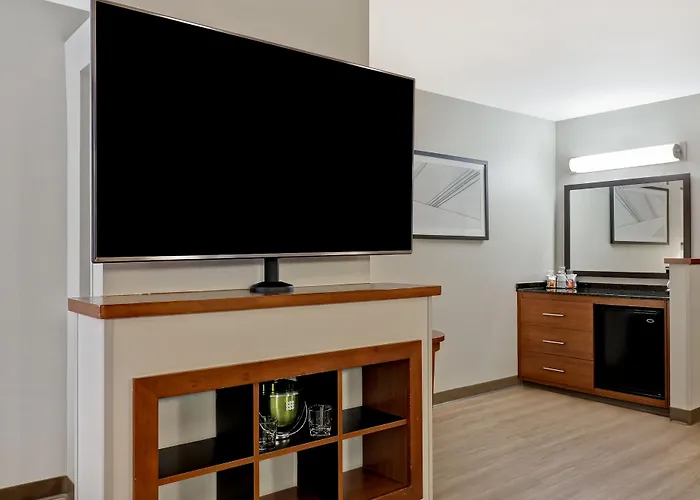 Upper Floors King Room