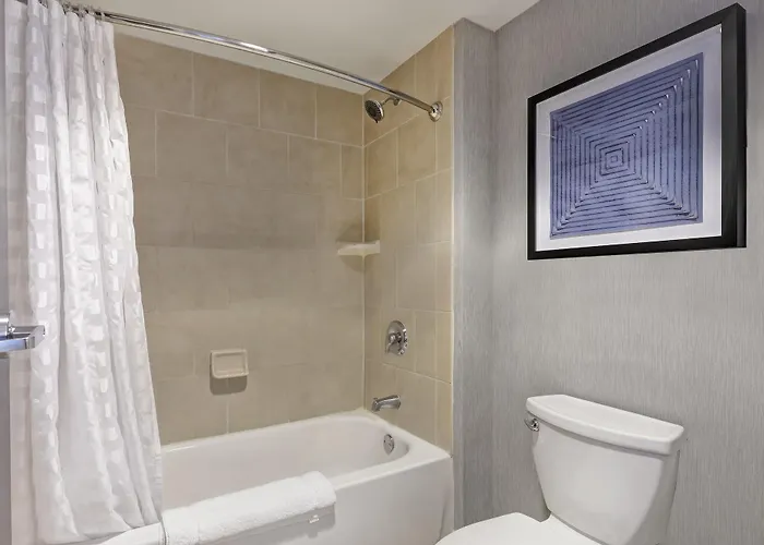 Upper Floors King Room