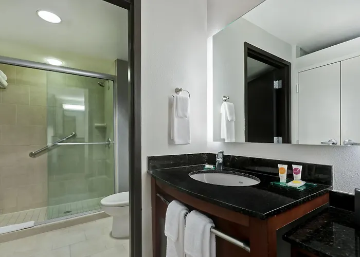 Upper Floors King Room